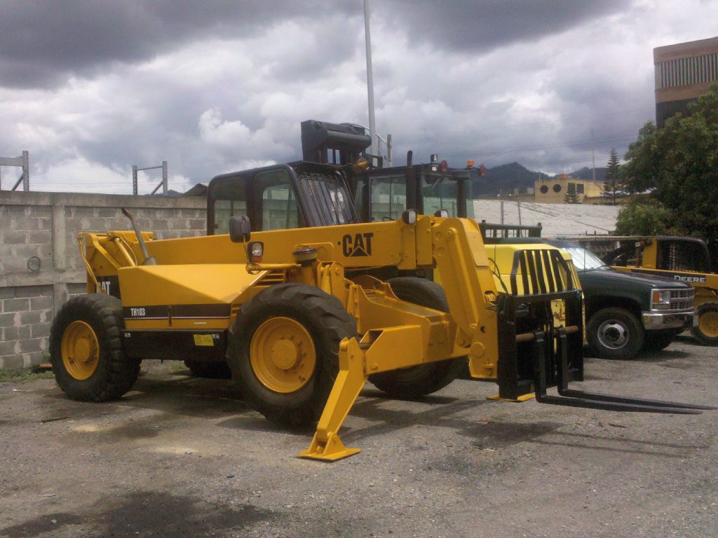 Montacargas Caterpillar TH-103